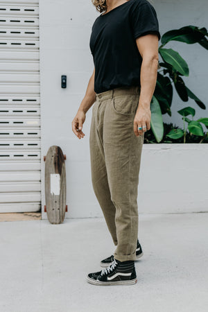 Men's Khaki Pants Outfits: 22 Cool Looks For 2024
